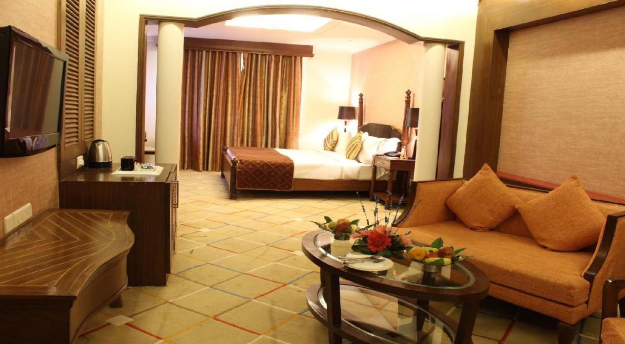 Godwin Haridwar Hotel Bagian luar foto