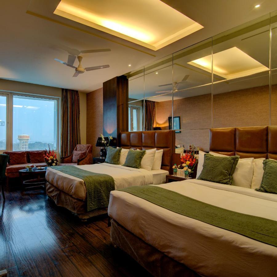 Godwin Haridwar Hotel Bagian luar foto