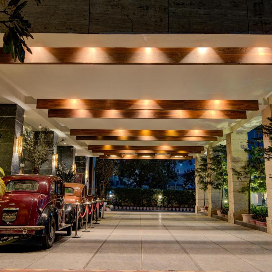 Godwin Haridwar Hotel Bagian luar foto