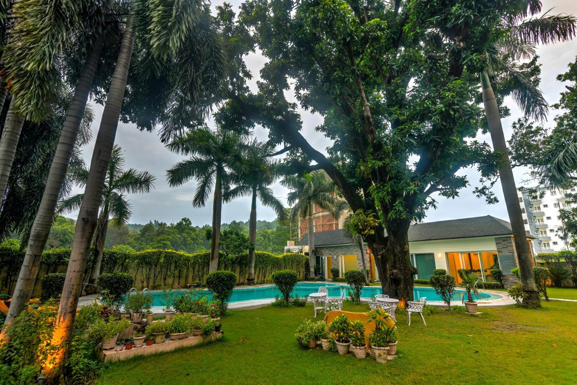 Godwin Haridwar Hotel Bagian luar foto