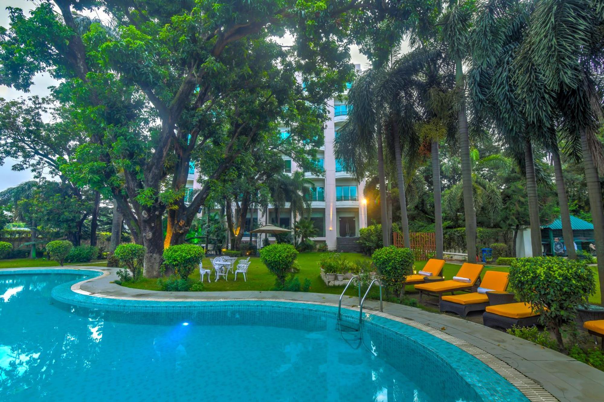 Godwin Haridwar Hotel Bagian luar foto