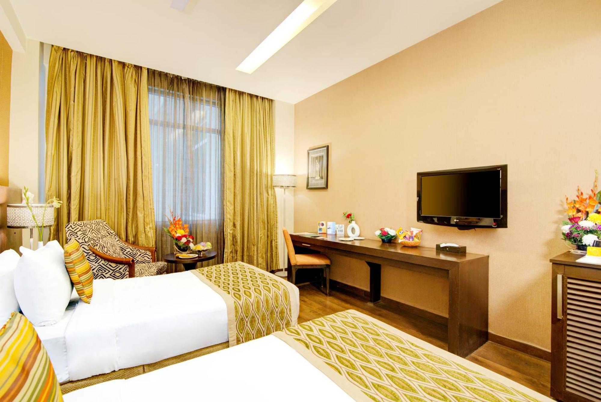 Godwin Haridwar Hotel Bagian luar foto